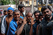 Pilgrims at Sri Meenakshi-Sundareshwarar Temple Madurai. Tamil Nadu.